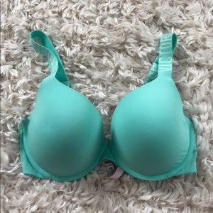 Victoria’s Secret Tshirt Bra